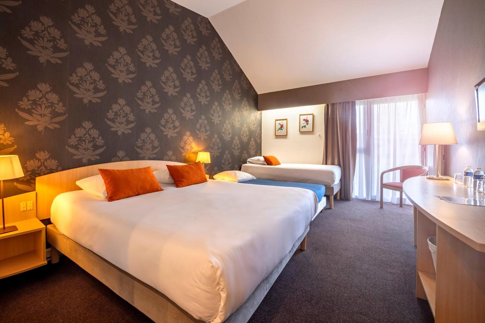 Le Relais Fleuri, Hotel Et Restaurant Logis - Avallon Sauvigny-le-Bois Dış mekan fotoğraf